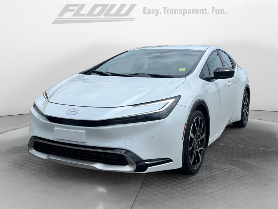 Used 2025 Toyota Prius Plug-In Hybrid FWD image 4