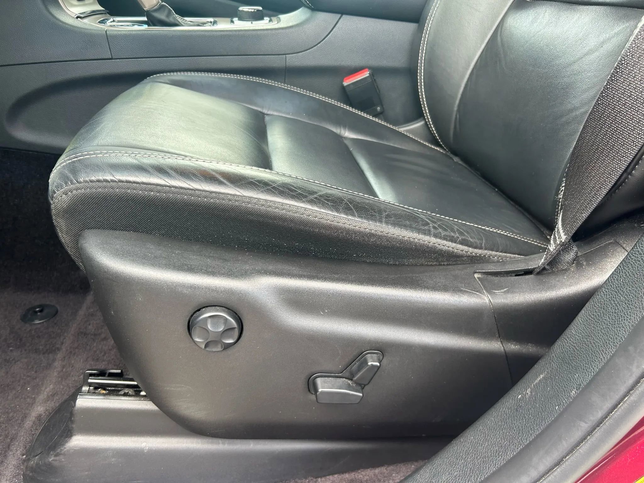 Used 2017 Jeep Grand Cherokee Limited image 16