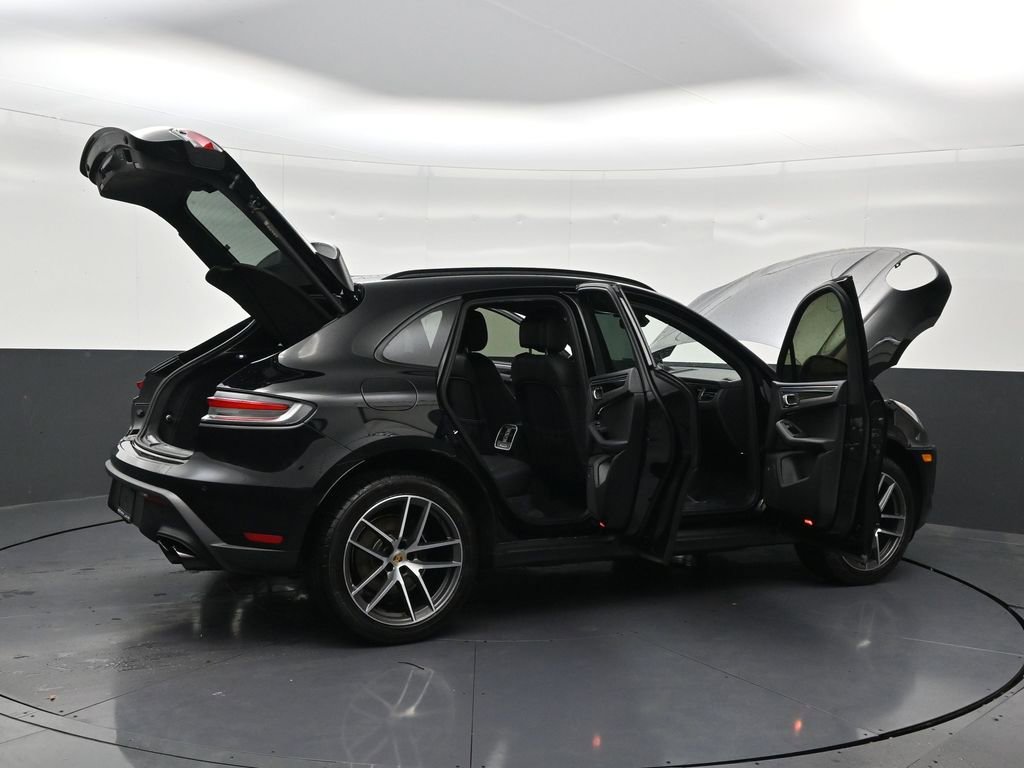 Used 2022 Porsche Macan AWD/4WD image 33