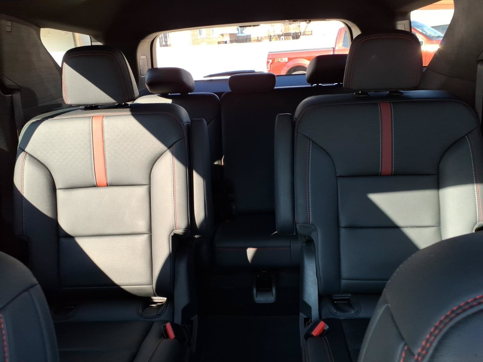 Used 2024 Chevrolet Traverse RS FWD image 18