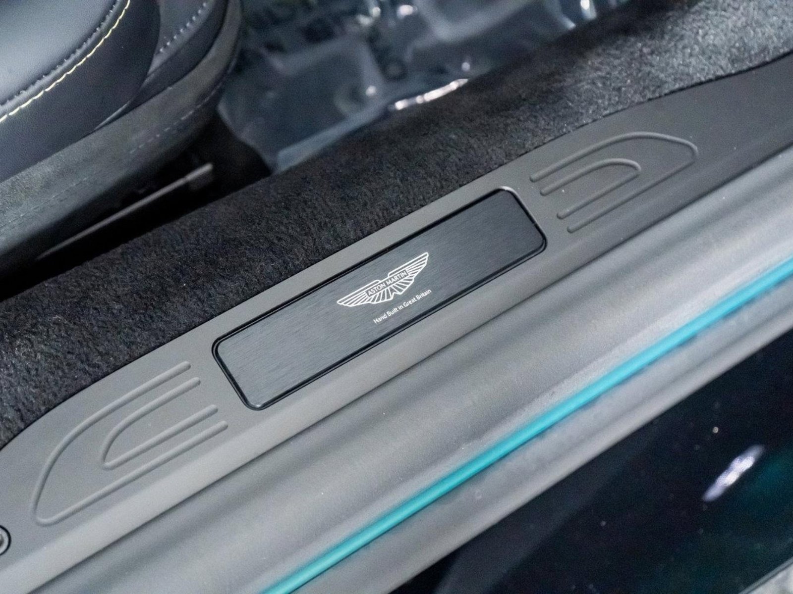 Used 2025 Aston Martin V8 Vantage Coupe image 46