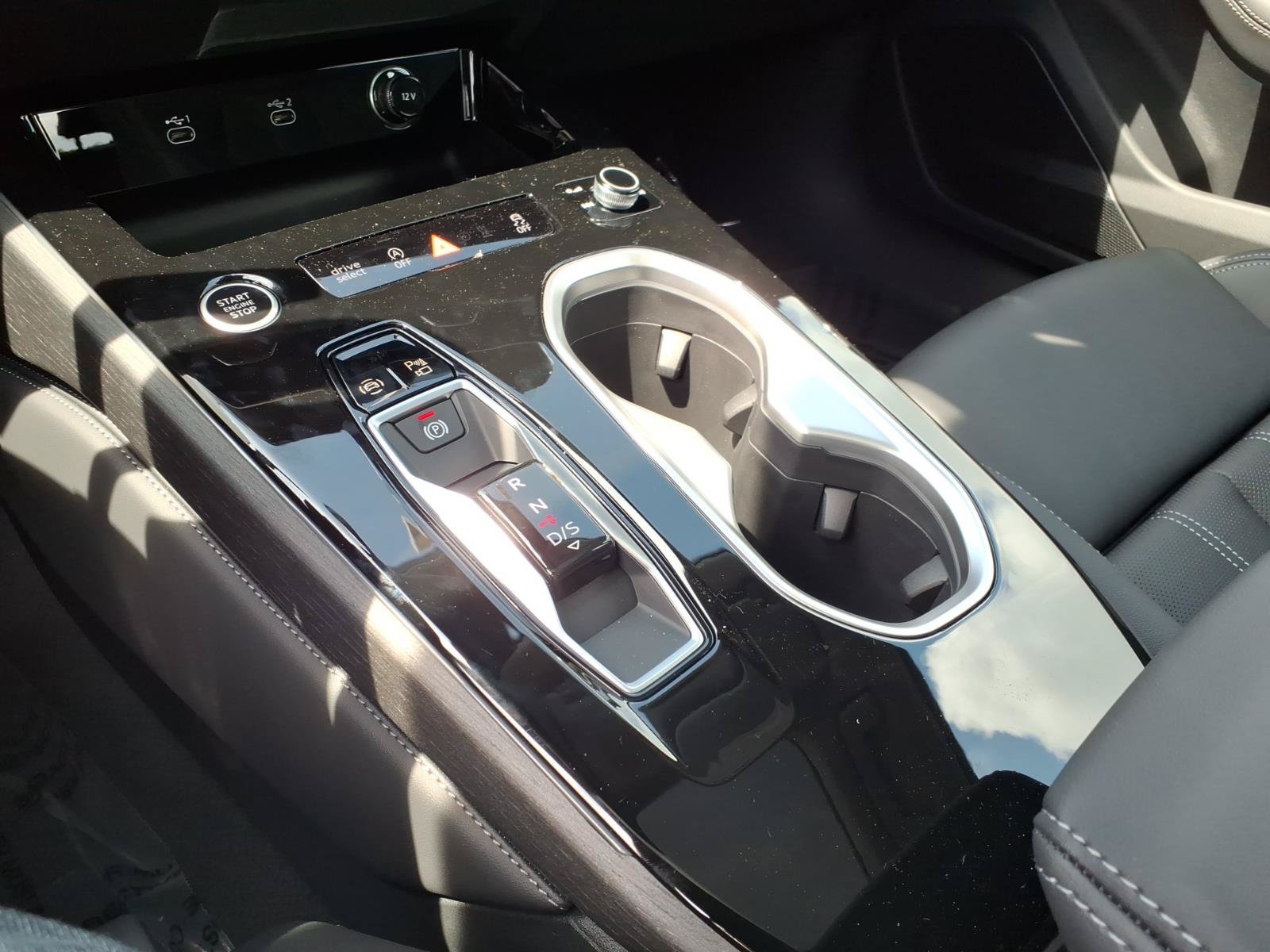 New 2026 Audi A6 Premium Plus AWD/4WD image 18
