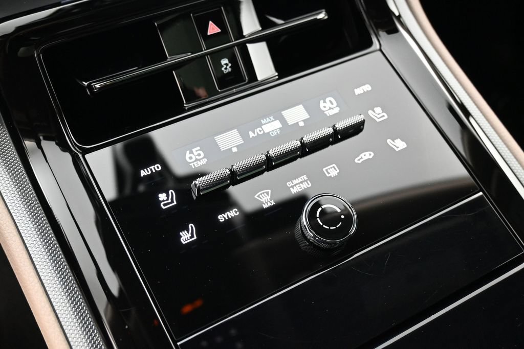 Certified 2025 Porsche Panamera 4 AWD/4WD image 21