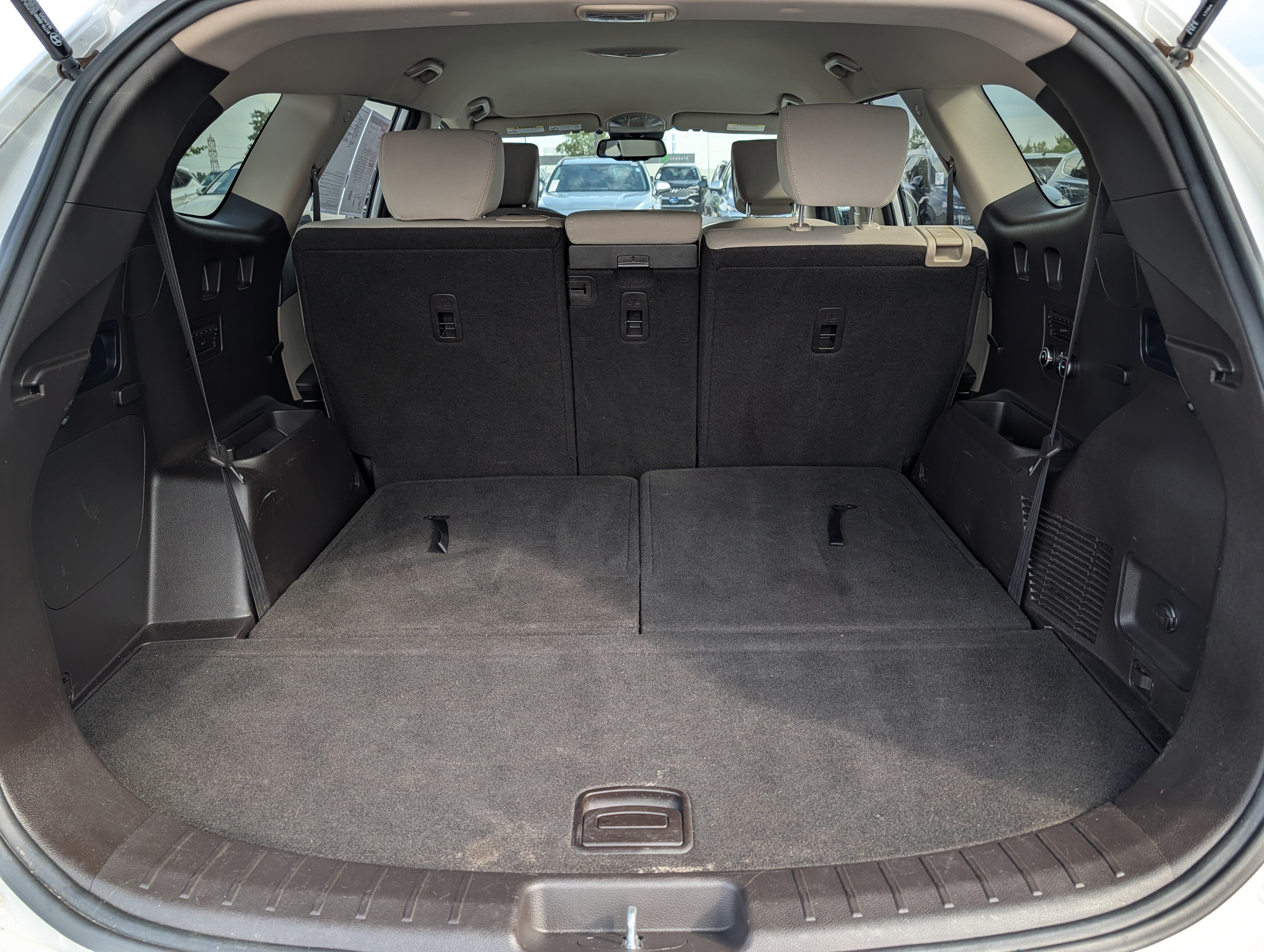 Used 2018 Hyundai Santa Fe SE AWD/4WD image 18