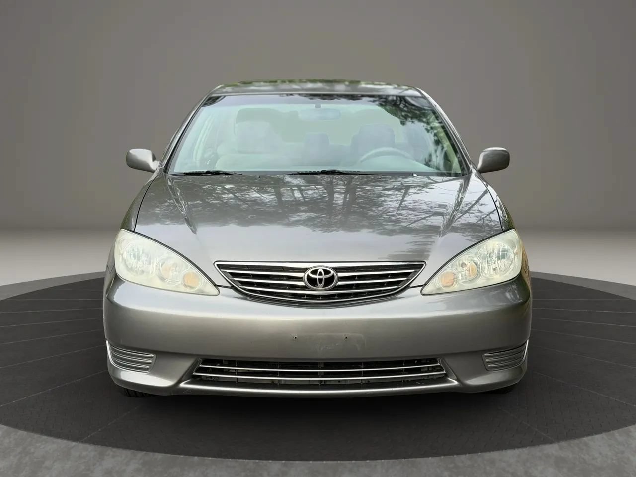Used 2006 Toyota Camry LE FWD image 2