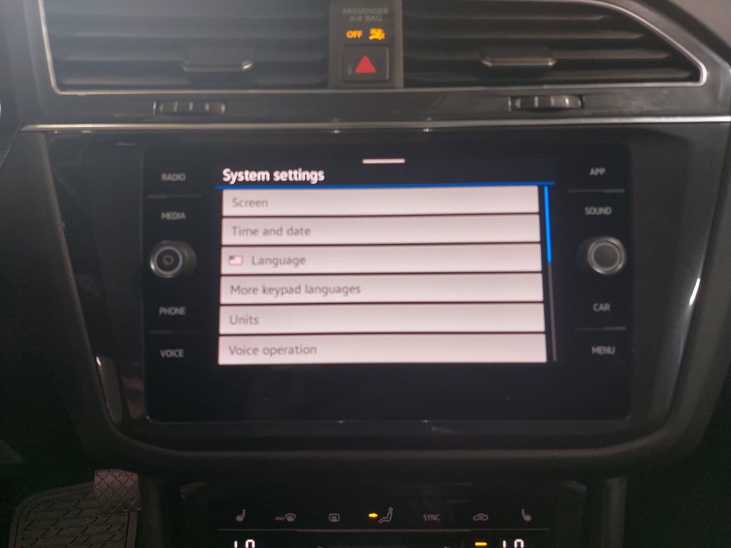 Used 2022 Volkswagen Tiguan SE AWD/4WD image 22