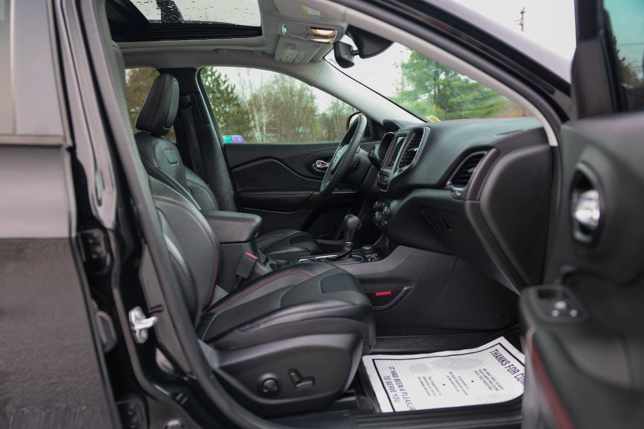 Used 2022 Jeep Cherokee Trailhawk w/ Sun, Sound & Nav Group image 10