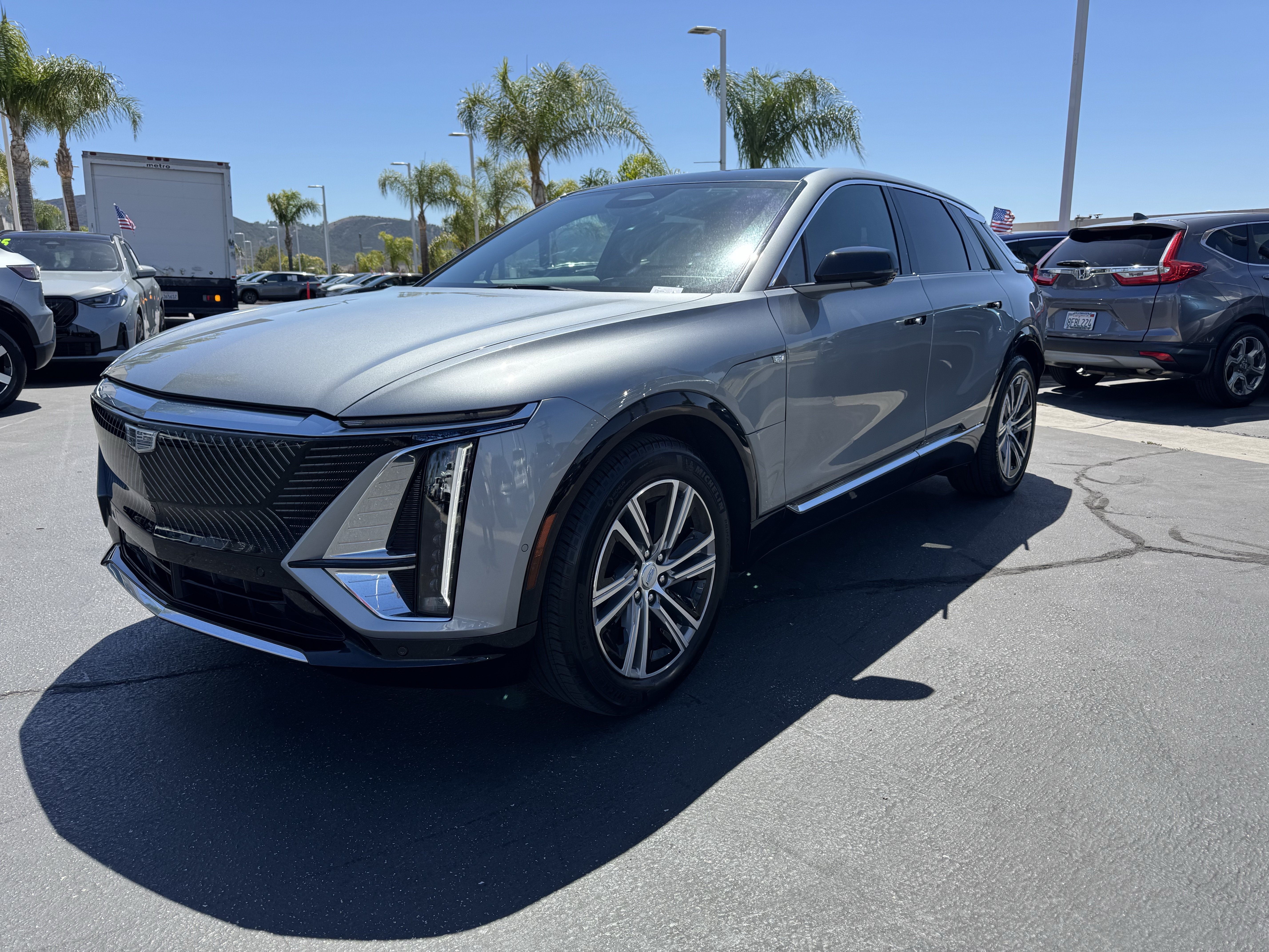 Used 2024 Cadillac Lyriq Luxury w/ LPO, Floor Liner Package RWD image 4