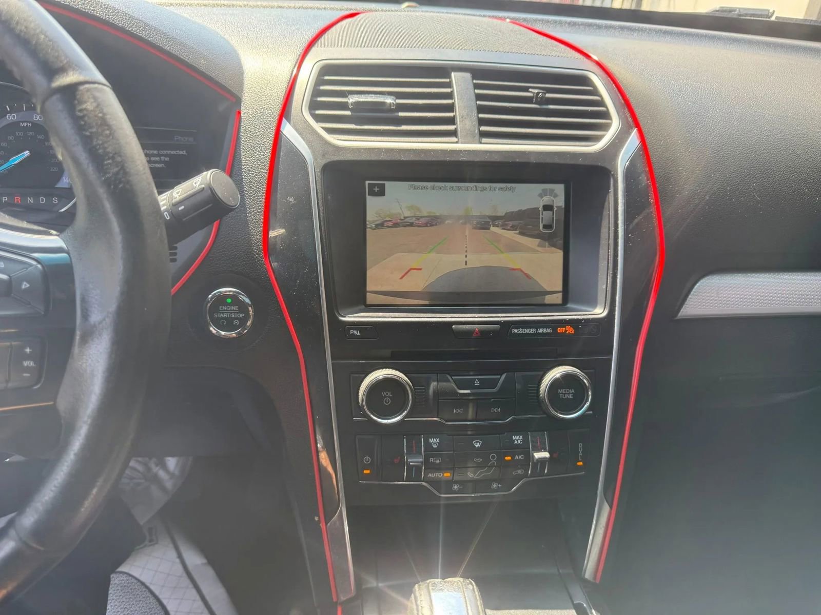 Used 2016 Ford Explorer XLT w/ Equipment Group 202A AWD/4WD image 13