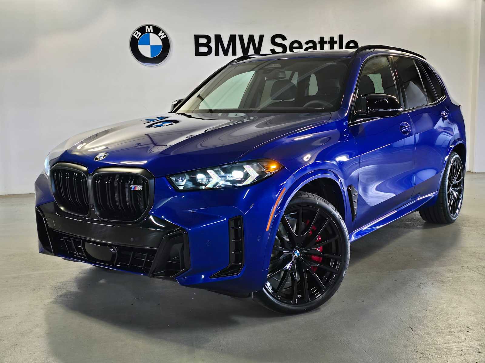 New 2026 BMW X5 M60i w/ Executive Package