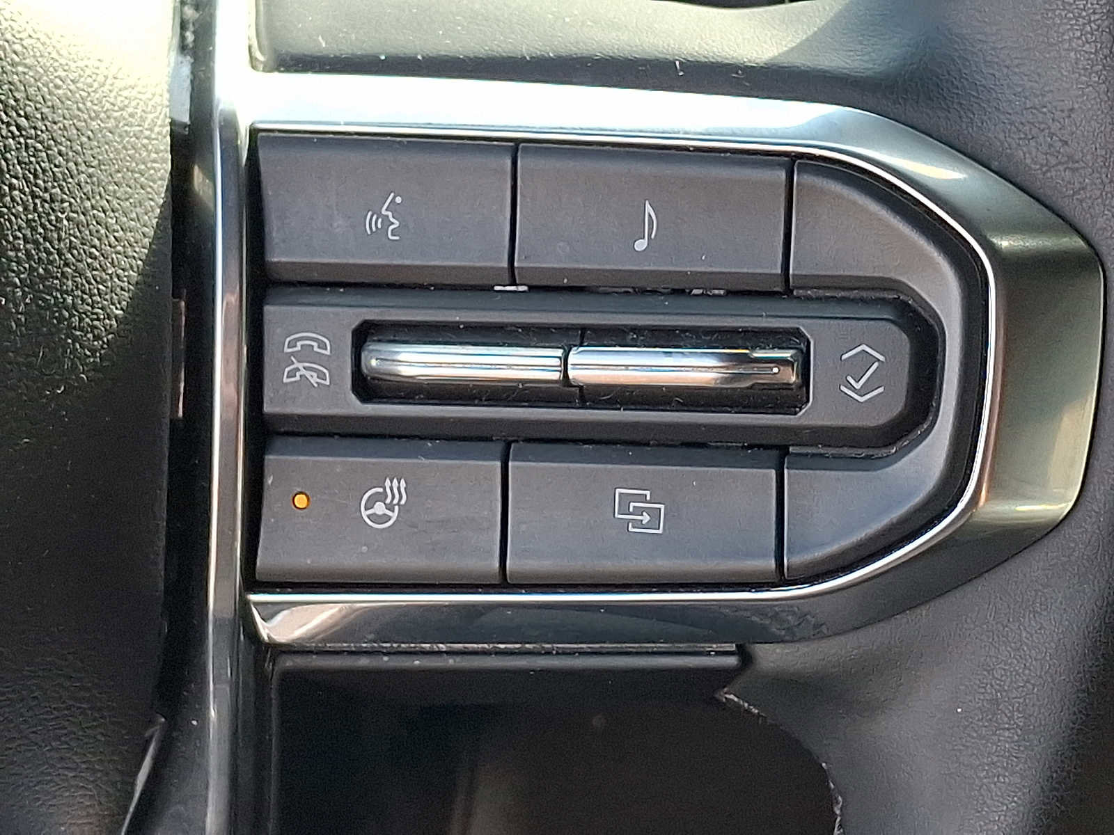 Used 2025 GMC Yukon Denali image 23