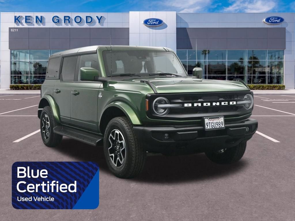 Used 2025 Ford Bronco Outer Banks AWD/4WD image 1
