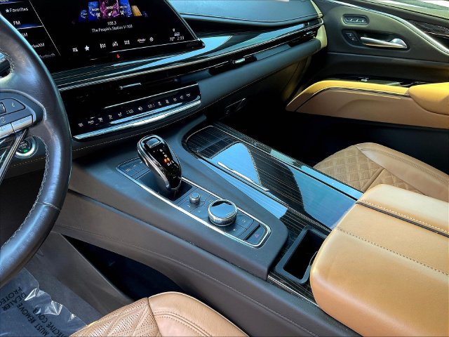 Used 2024 Cadillac Escalade ESV Premium Luxury AWD/4WD image 20