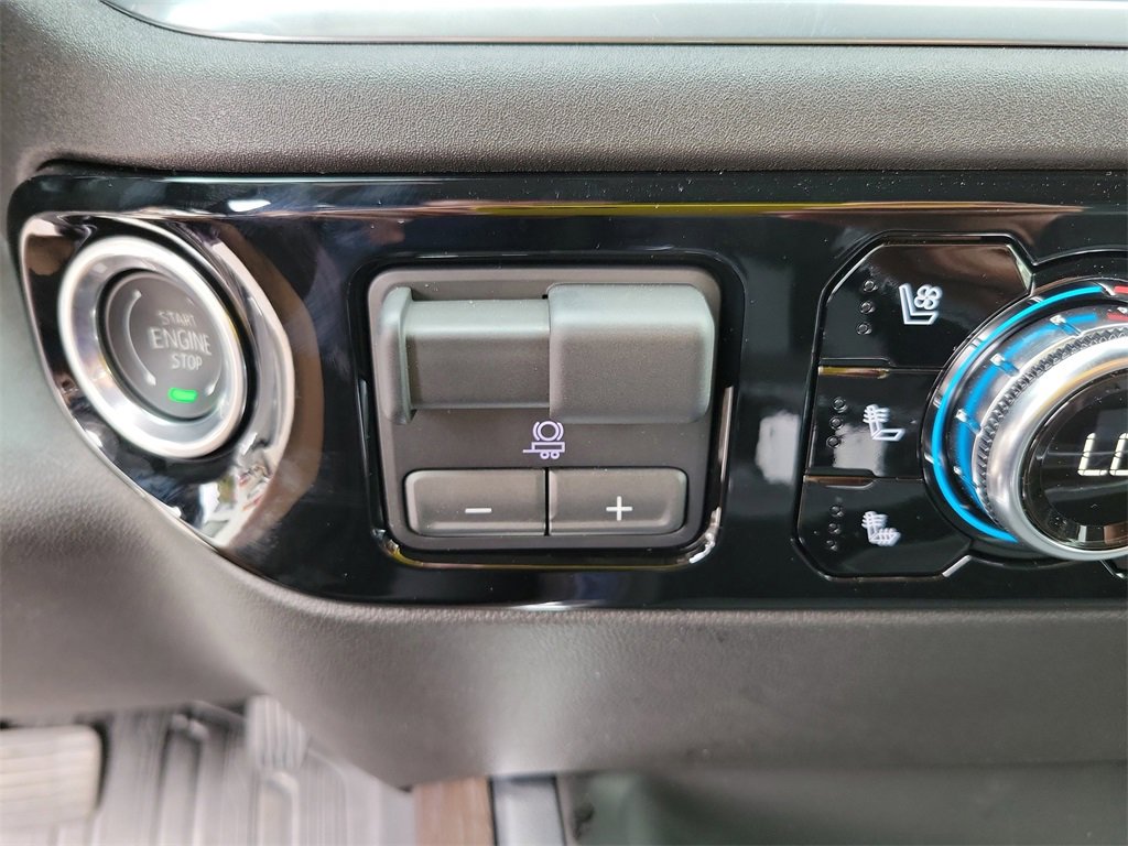 New 2025 GMC Sierra 3500 SLT w/ SLT Premium Package image 34