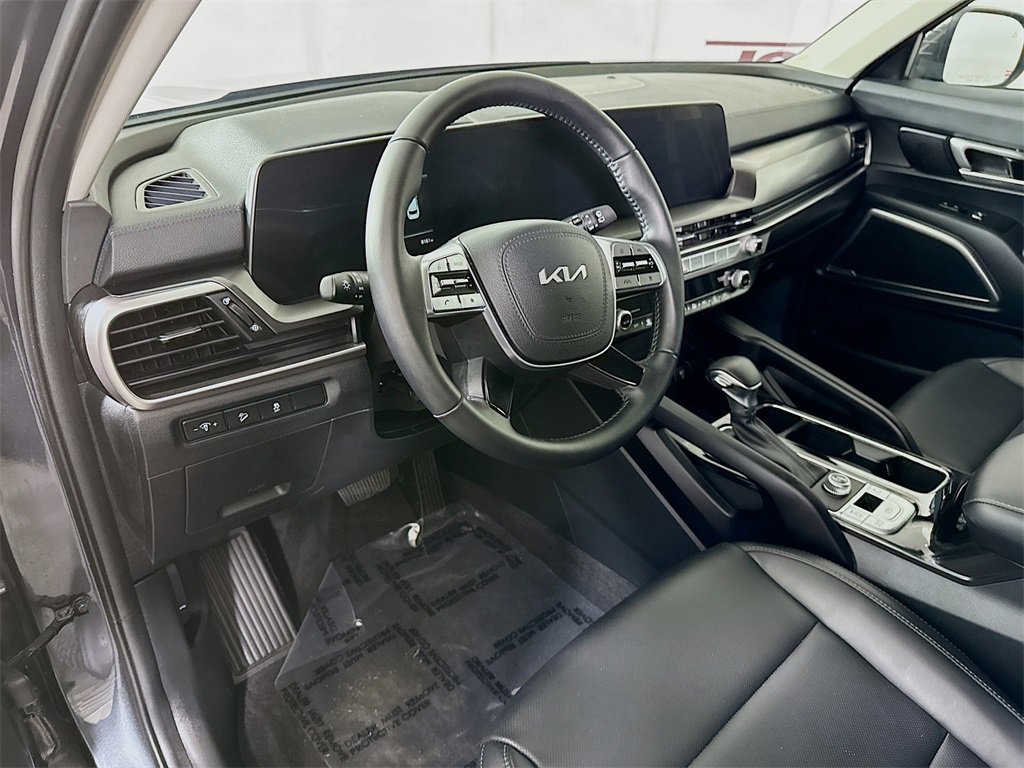 Used 2024 Kia Telluride LX image 19