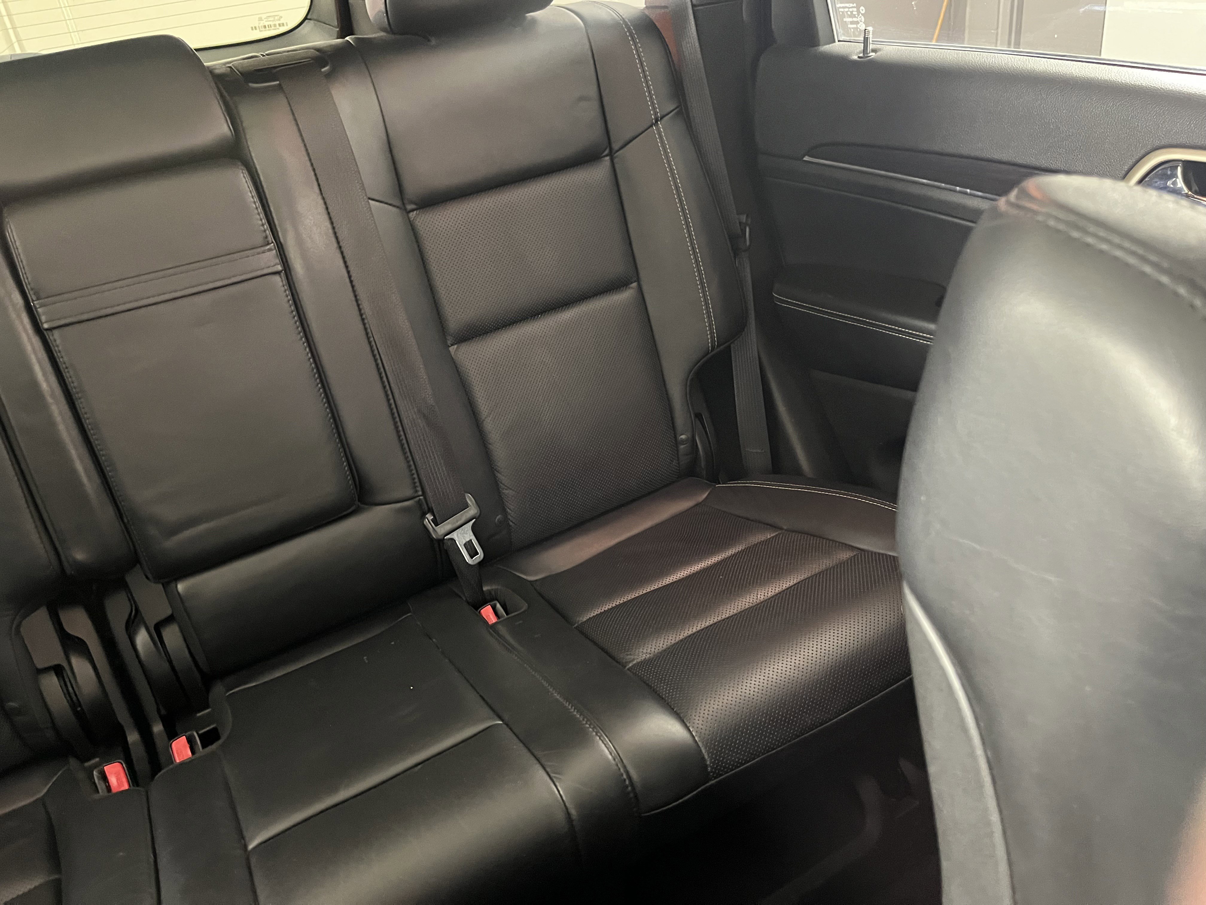 Used 2014 Jeep Grand Cherokee Limited w/ Luxury Group II image 24