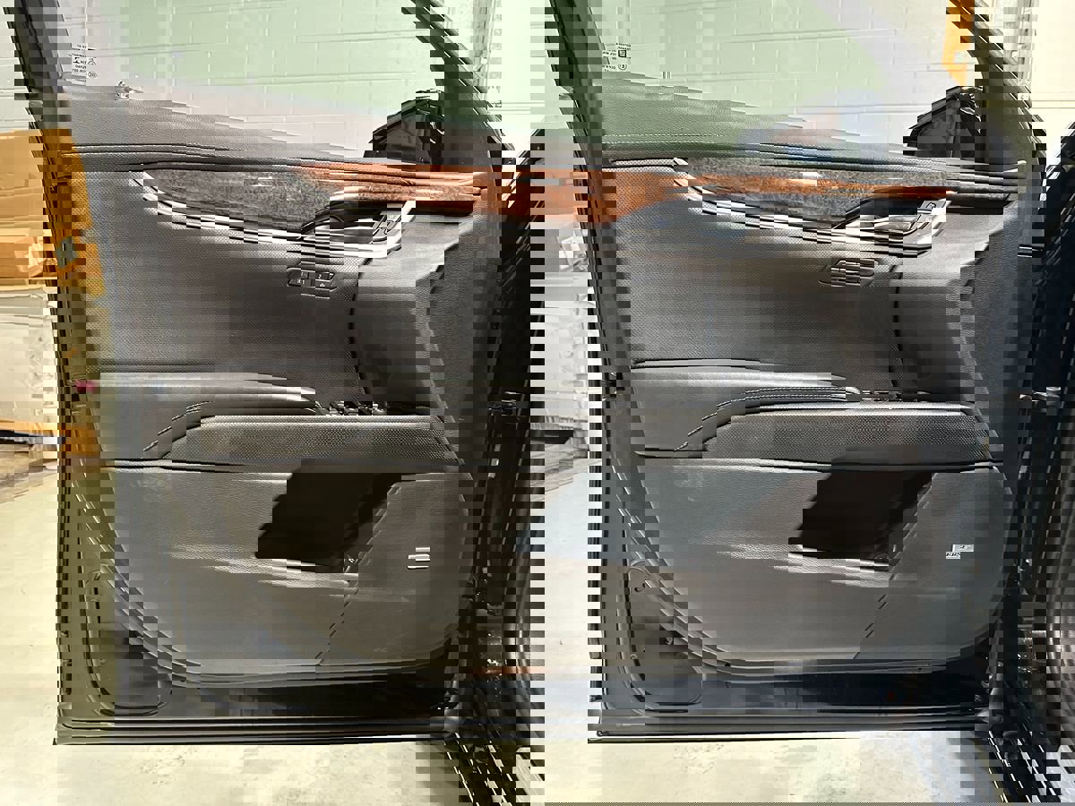 Used 2013 Cadillac XTS Premium image 24