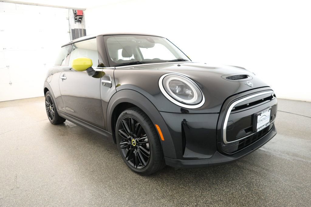 Used 2023 MINI Cooper SE image 3