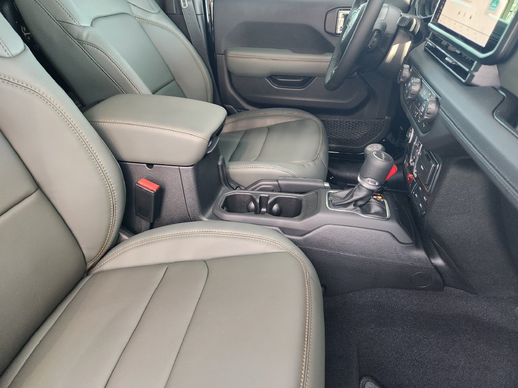 New 2026 Jeep Gladiator Mojave AWD/4WD image 11