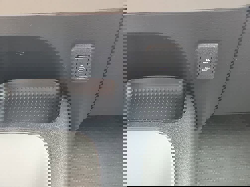 Used 2023 Toyota Corolla LE image 15