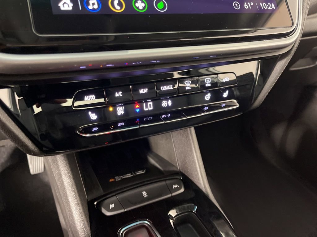 Used 2023 Chevrolet Bolt LT w/ Infotainment Package FWD image 28