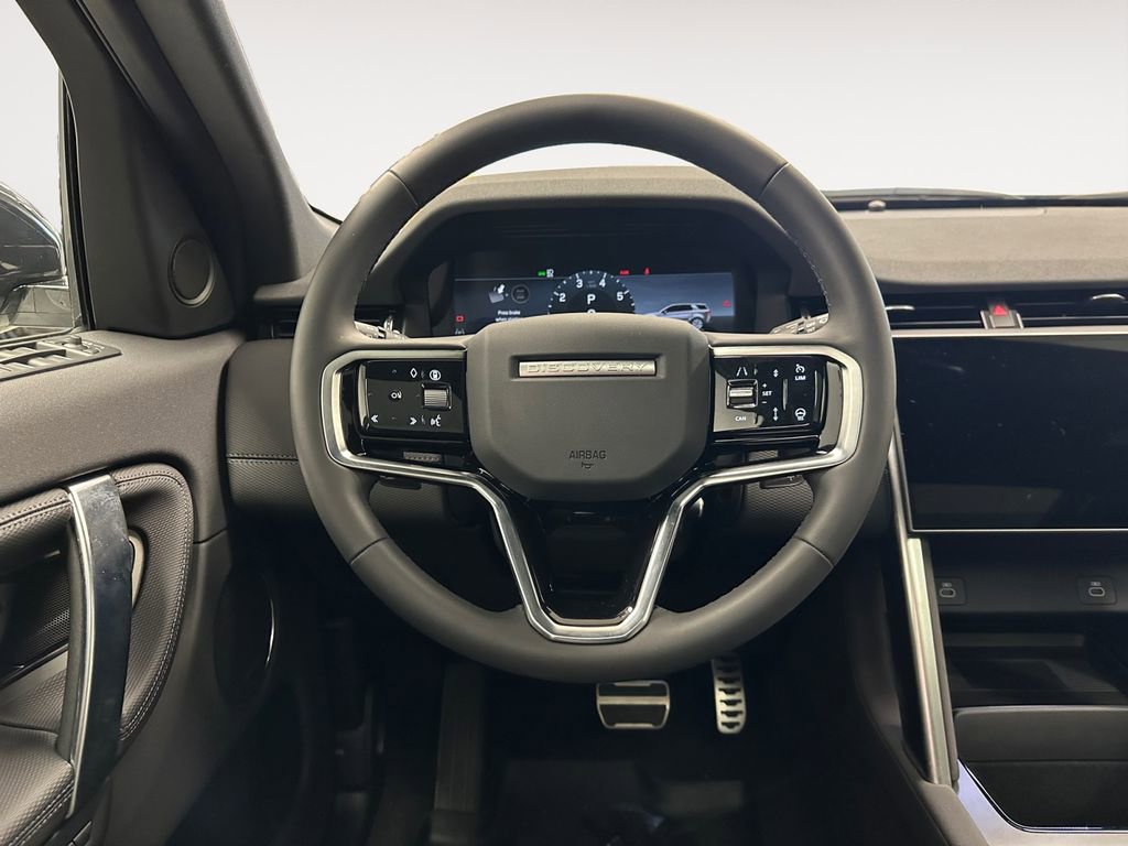 Used 2025 Land Rover Discovery Sport Dynamic SE image 12