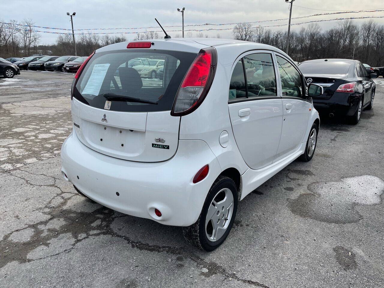 Used 2012 Mitsubishi i ES RWD image 6