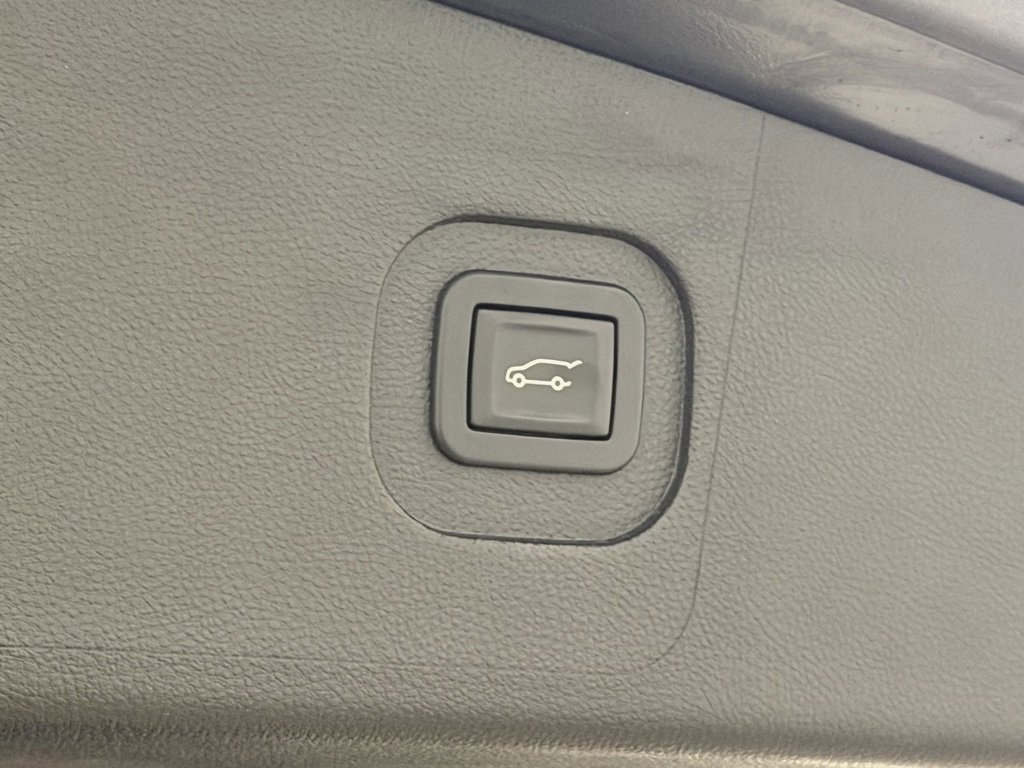 Used 2017 GMC Terrain Denali w/ Cargo Package image 17