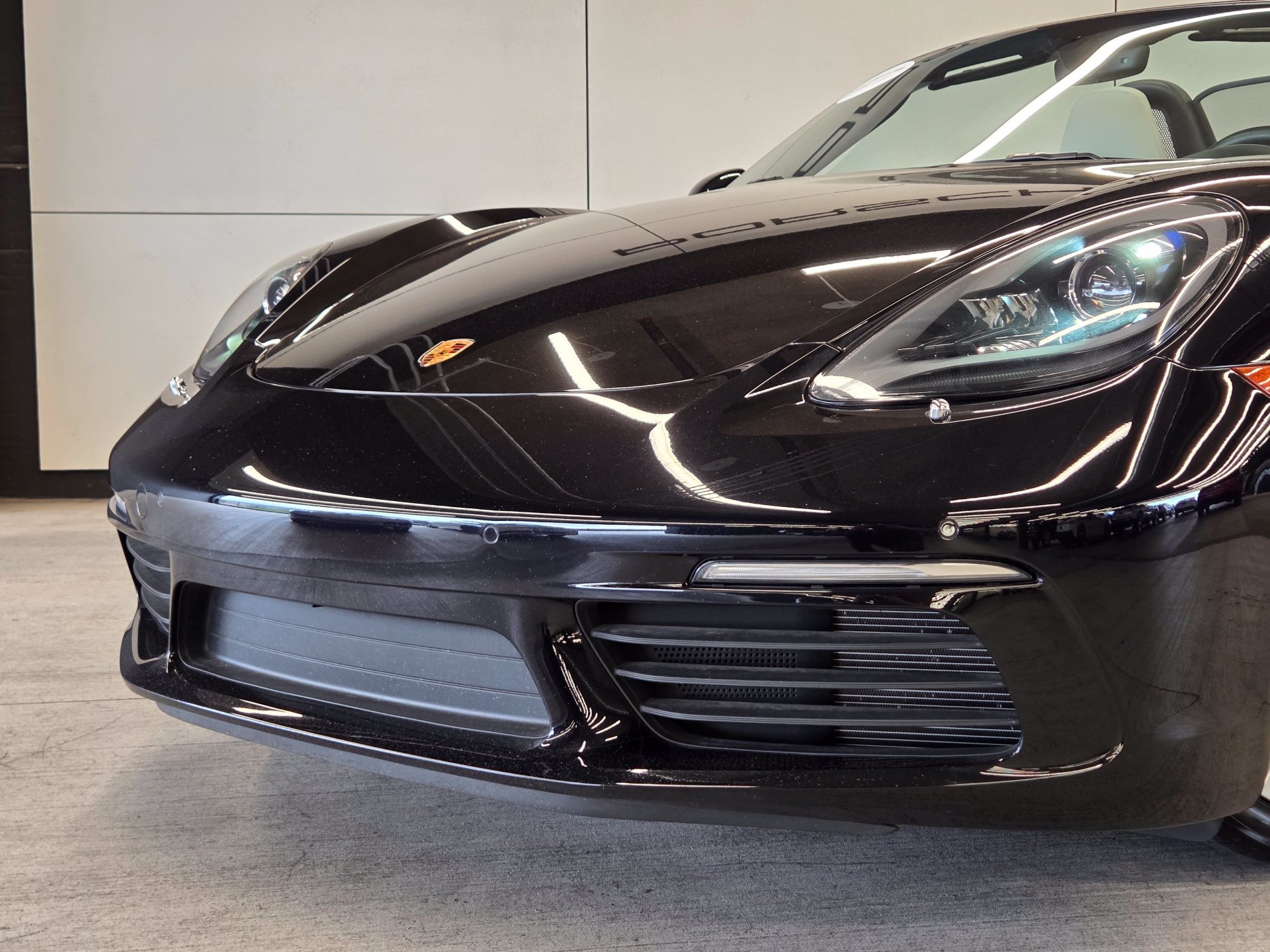 Certified 2025 Porsche 718 Boxster S RWD image 21