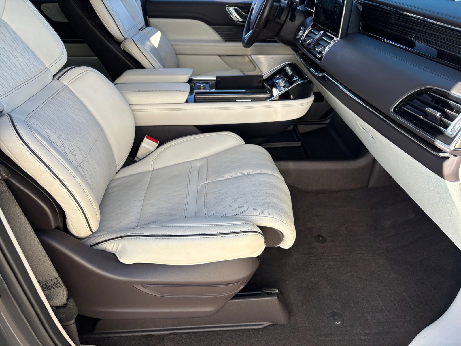 Used 2022 Lincoln Navigator Black Label image 19