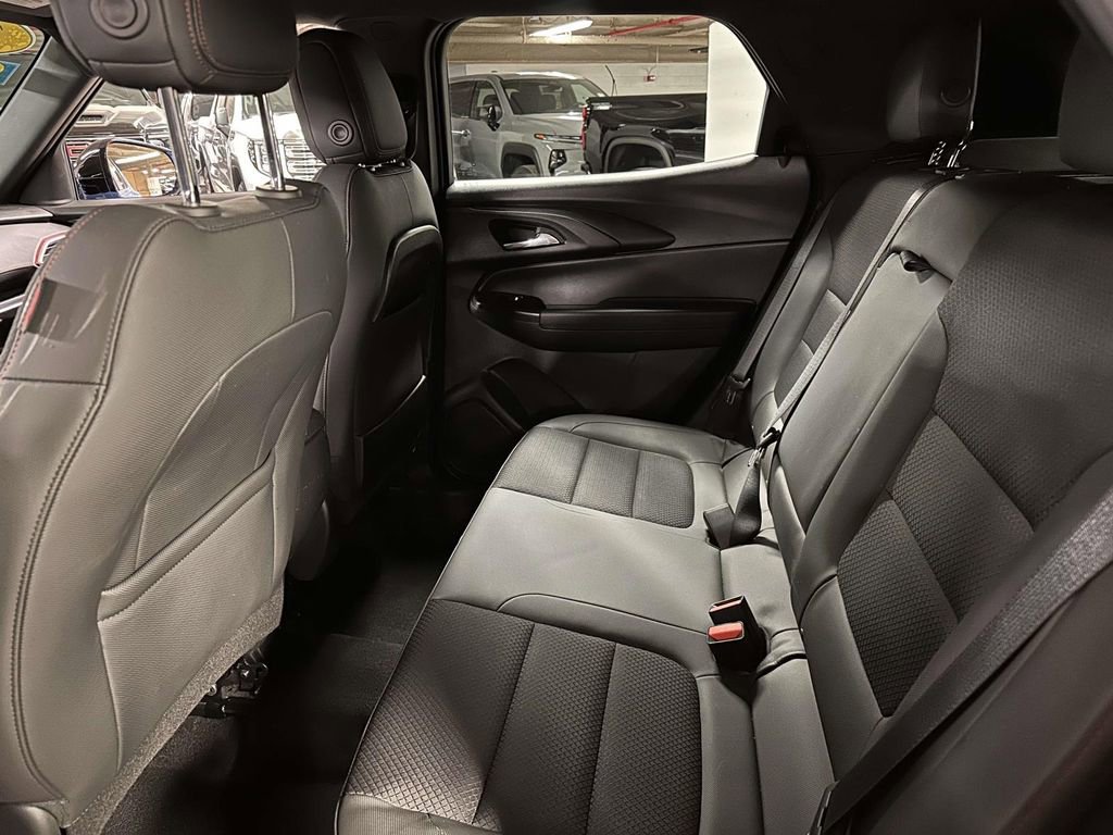 Used 2023 Chevrolet TrailBlazer RS w/ Convenience Package image 16