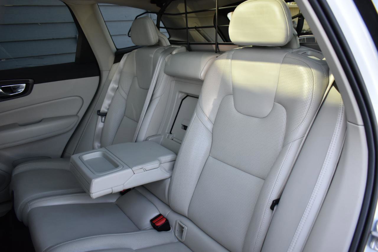 Used 2019 Volvo XC60 T8 Inscription w/ Advanced Package image 27
