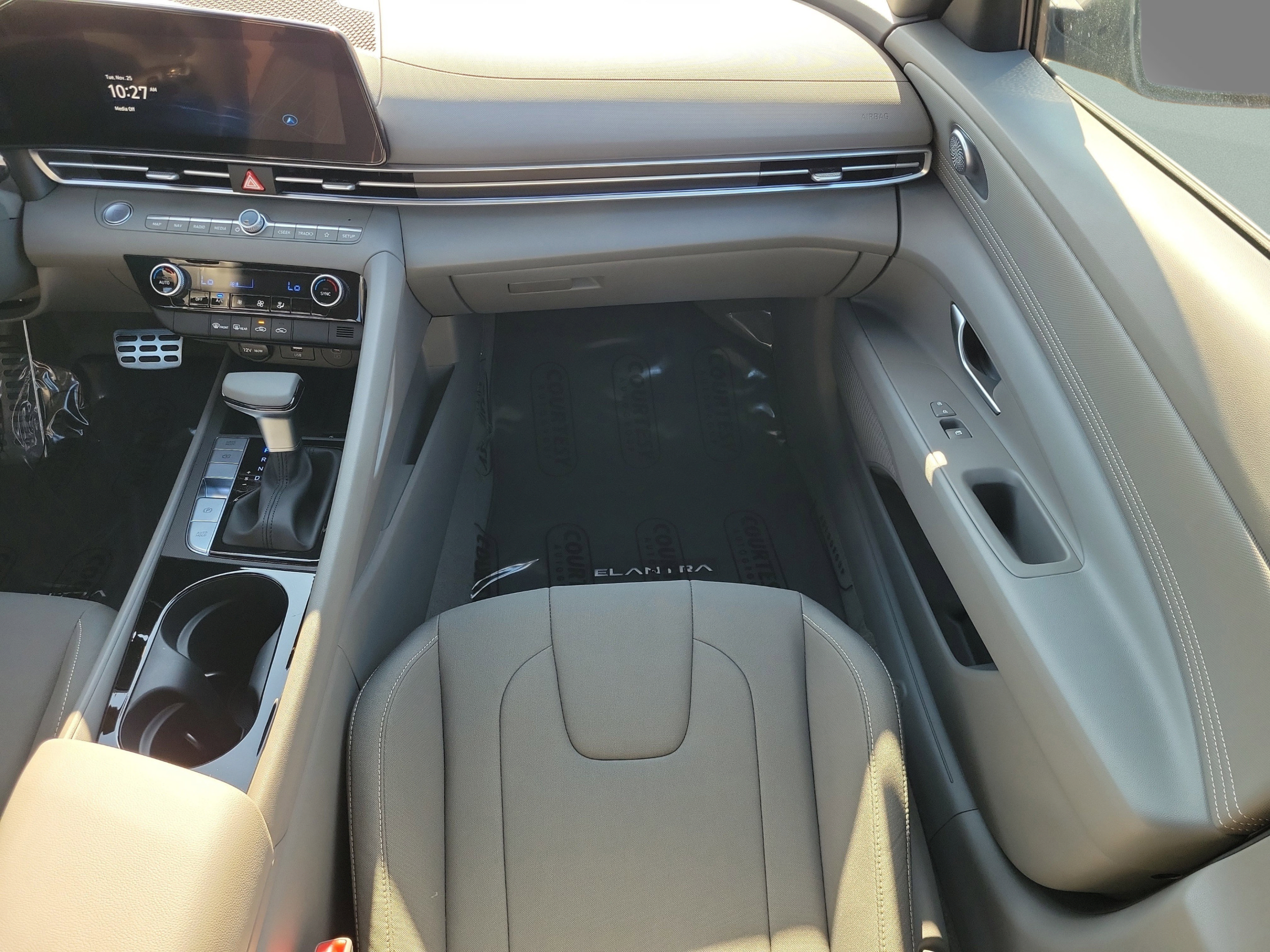 New 2026 Hyundai Elantra SEL FWD image 11