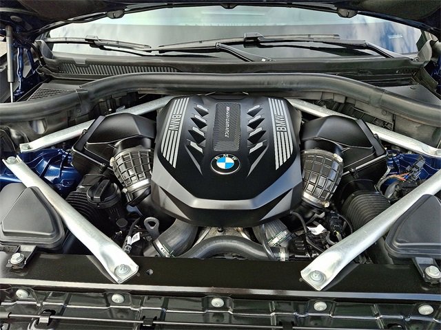 Used 2022 BMW X5 M50i image 38