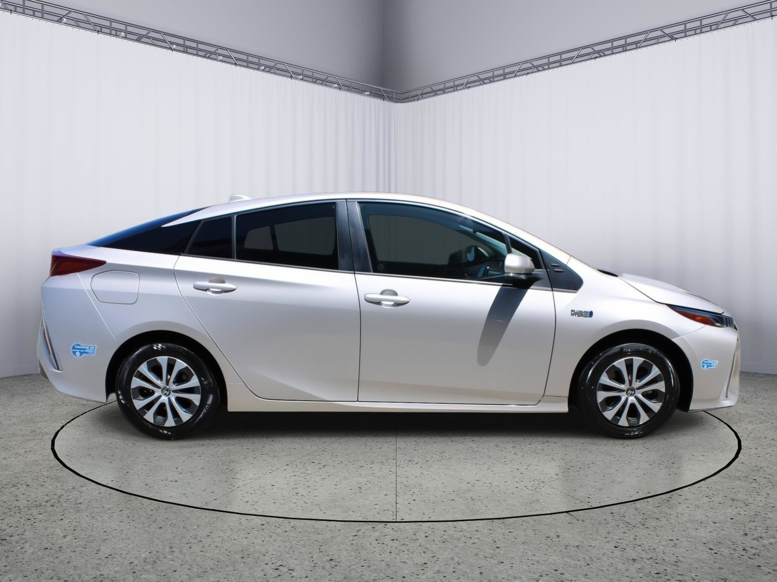 Used 2021 Toyota Prius Prime XLE FWD image 9