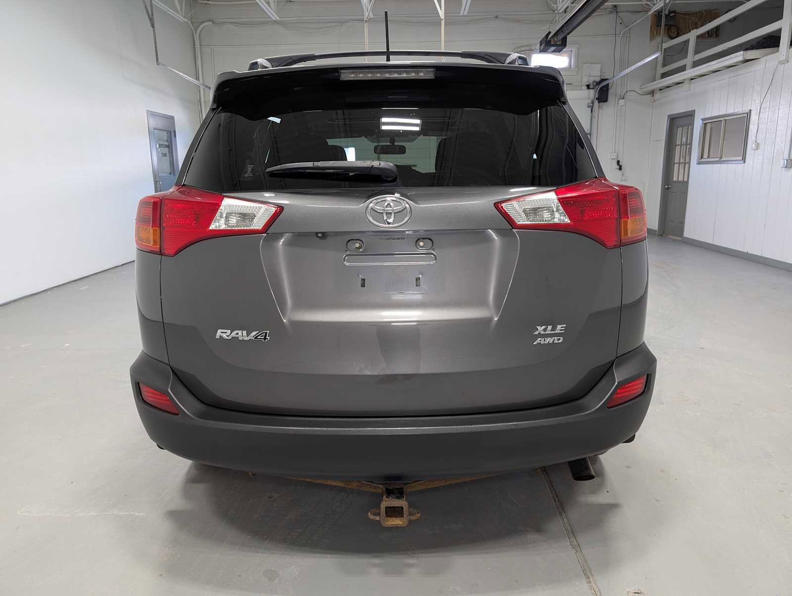 Used 2013 Toyota RAV4 XLE image 9