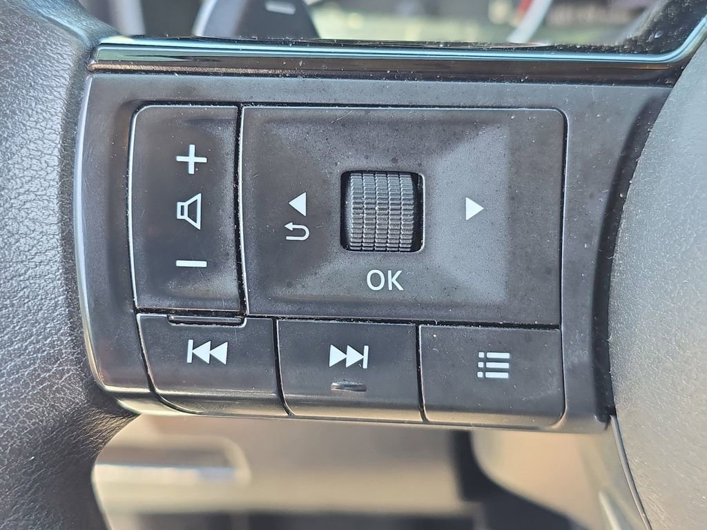 Used 2023 Nissan Rogue SV FWD image 19