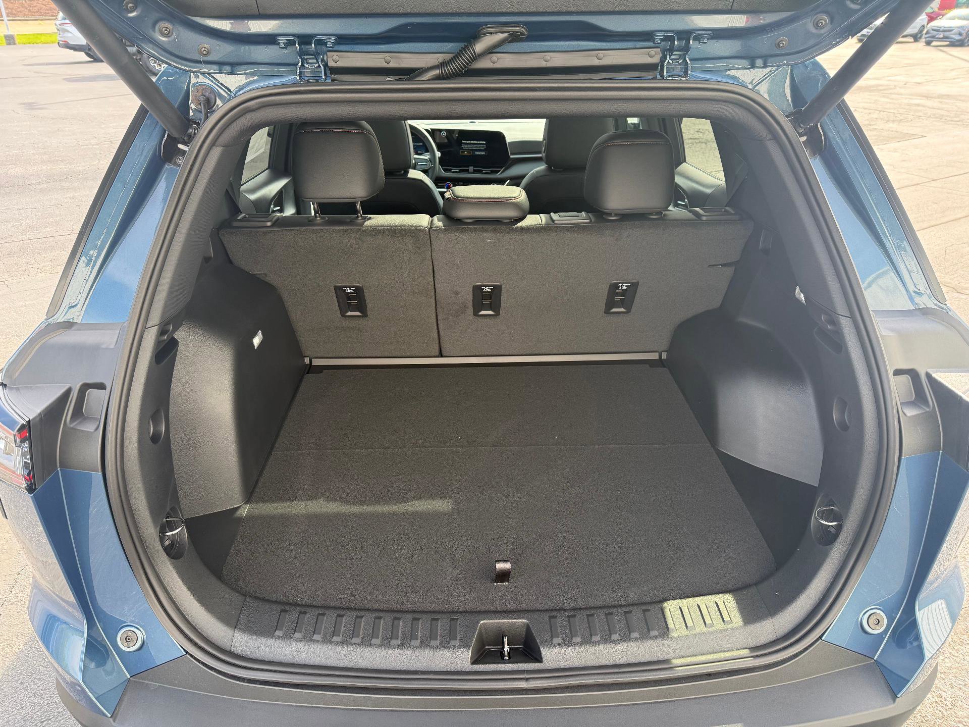 New 2026 Chevrolet Equinox RS w/ Convenience Package III FWD image 11