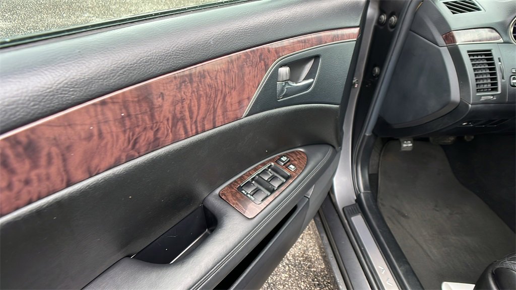 Used 2012 Toyota Avalon image 12