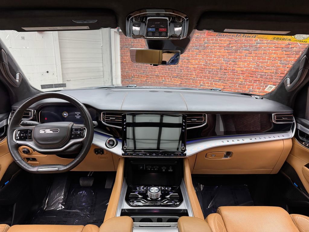 Used 2022 Jeep Grand Wagoneer Series III w/ Rear Seat Video Group 1 AWD/4WD image 11