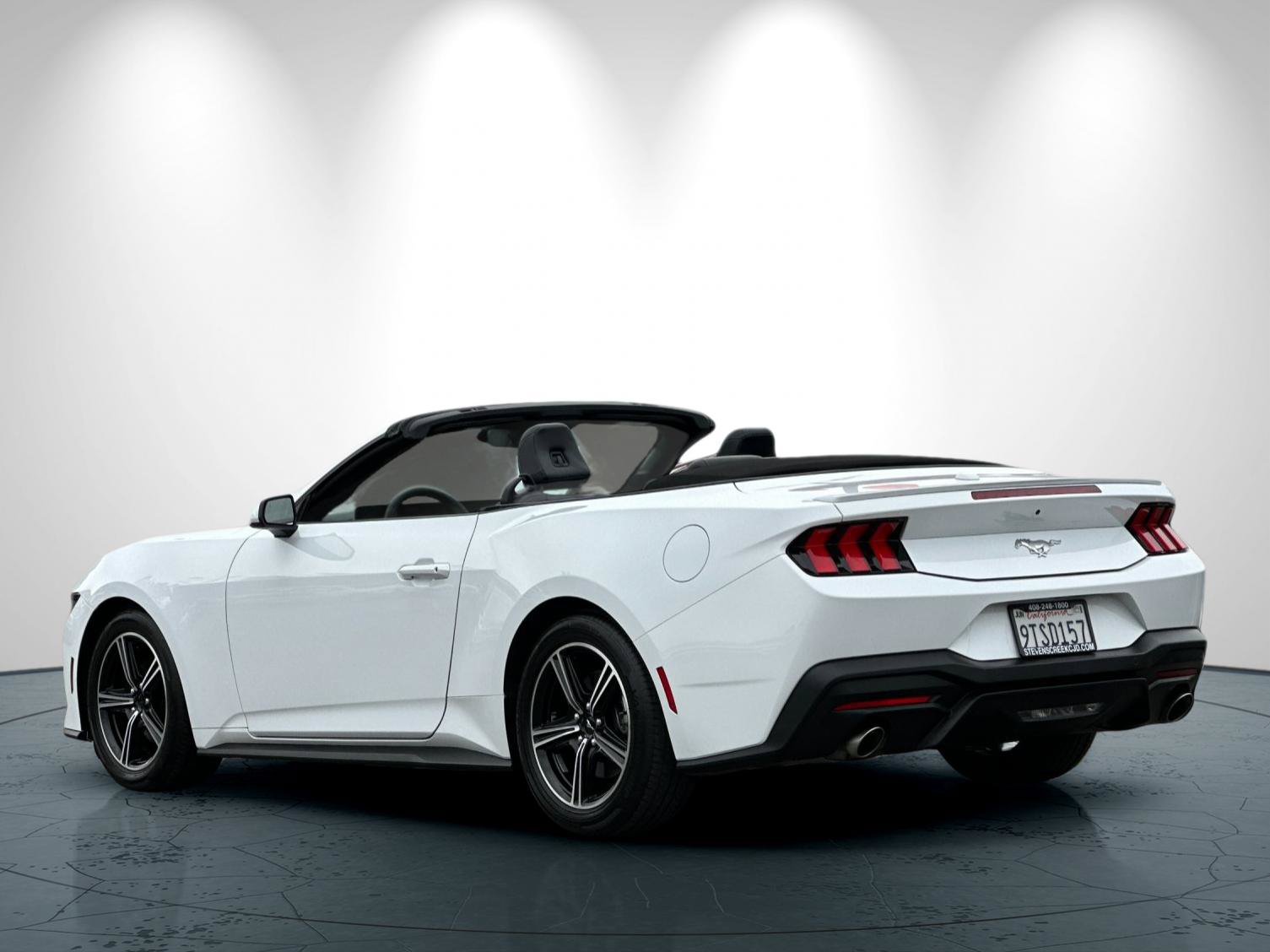 Used 2025 Ford Mustang Premium RWD image 6
