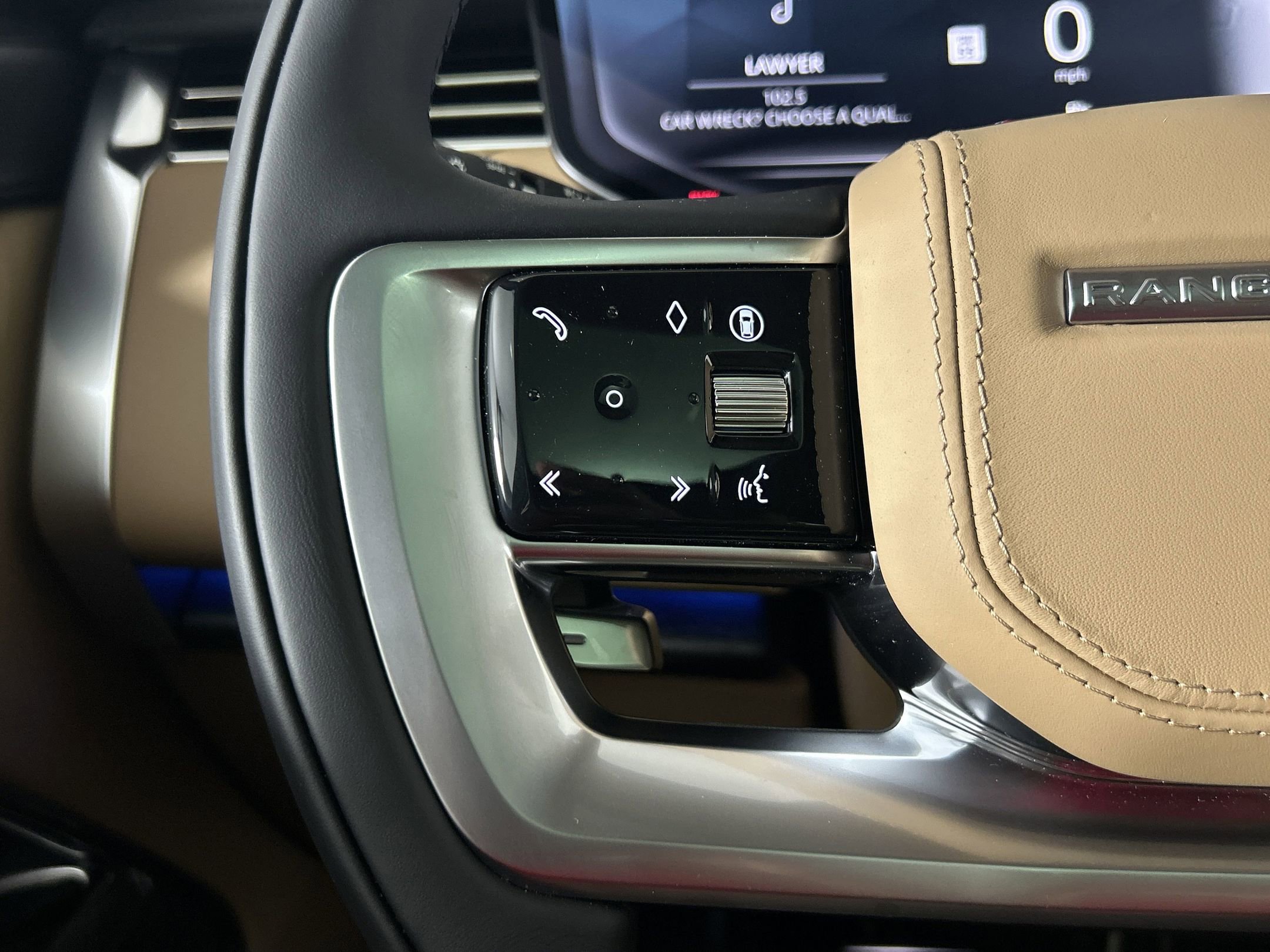 New 2025 Land Rover Range Rover SE image 14