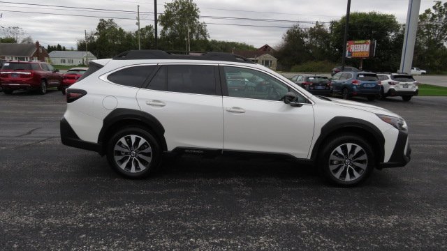 Used 2025 Subaru Outback Limited image 9