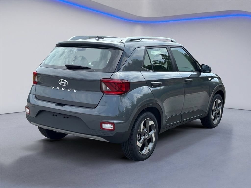 New 2026 Hyundai Venue SEL FWD image 3