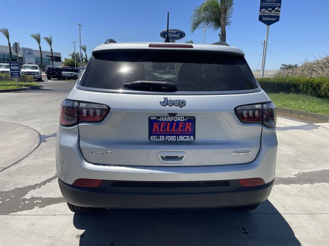 Used 2024 Jeep Compass Latitude AWD/4WD image 7