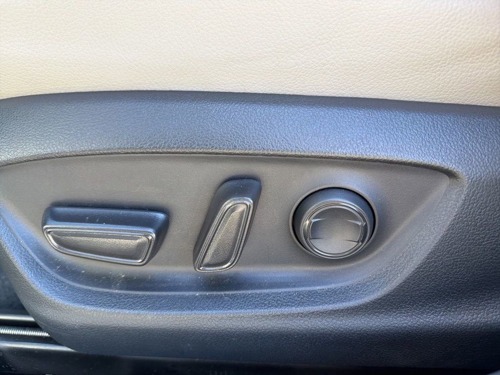 Used 2024 Toyota Camry SE image 16