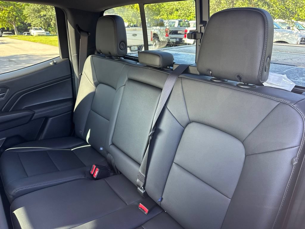 Used 2026 Chevrolet Colorado LT w/ LT Convenience Package RWD image 11