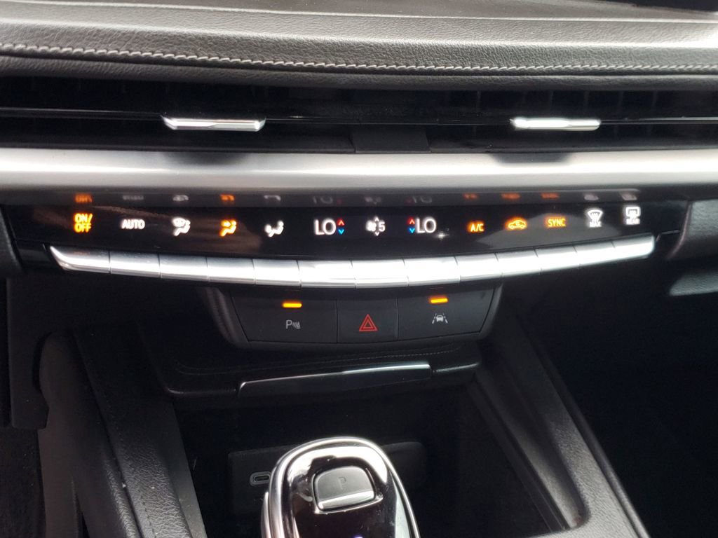 Used 2024 Cadillac XT4 Premium Luxury image 24