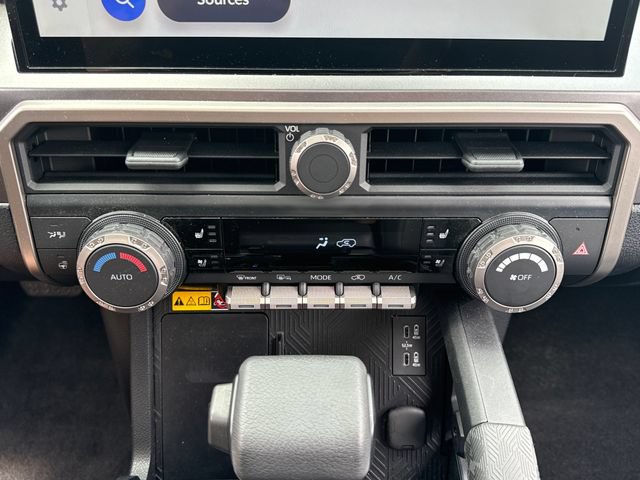 Certified 2025 Toyota 4Runner TRD Off-Road Premium AWD/4WD image 31