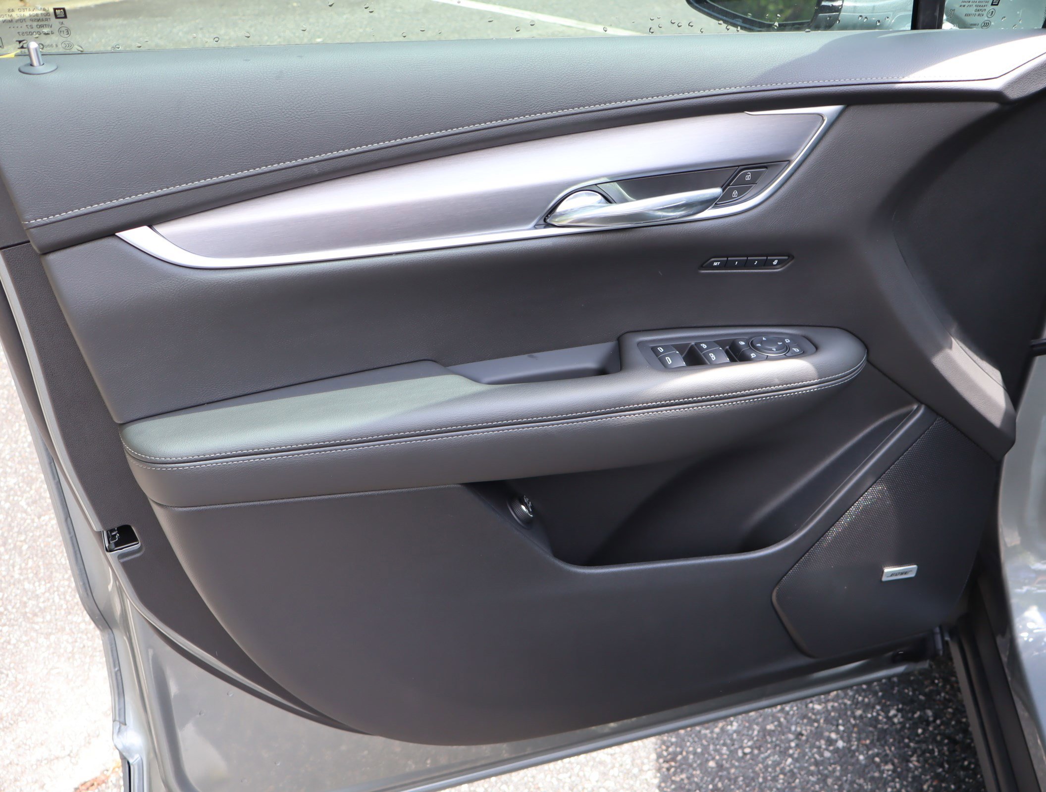 New 2025 Cadillac XT6 Luxury image 11